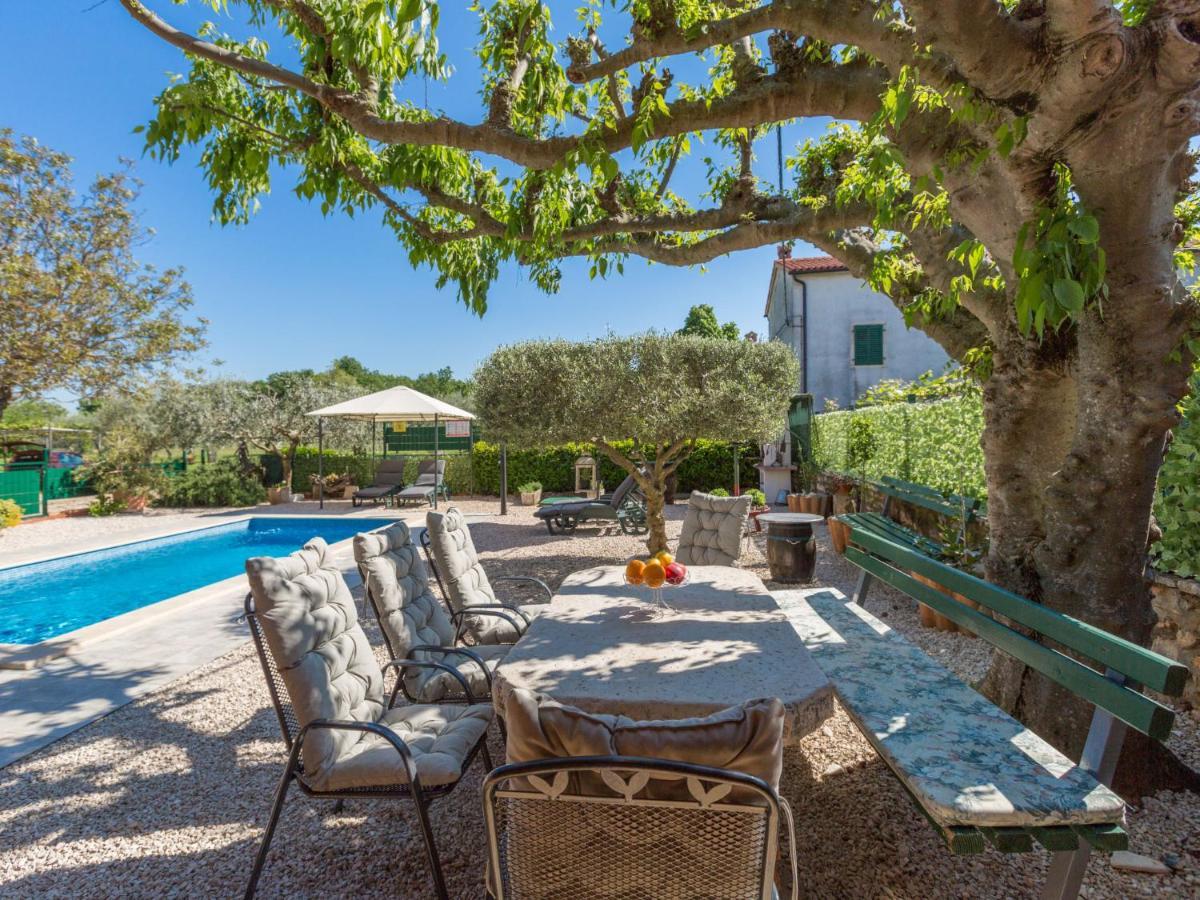 Holiday Home Villa Lucky By Interhome Brtonigla Exteriör bild