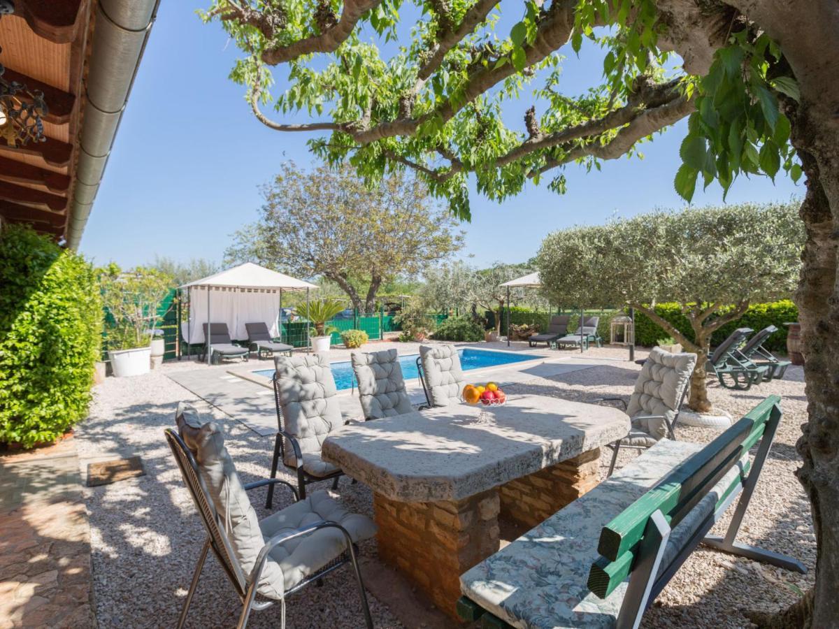 Holiday Home Villa Lucky By Interhome Brtonigla Exteriör bild