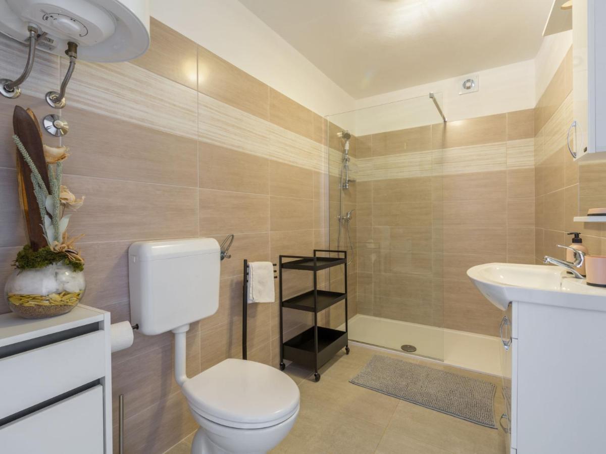 Holiday Home Villa Lucky By Interhome Brtonigla Exteriör bild
