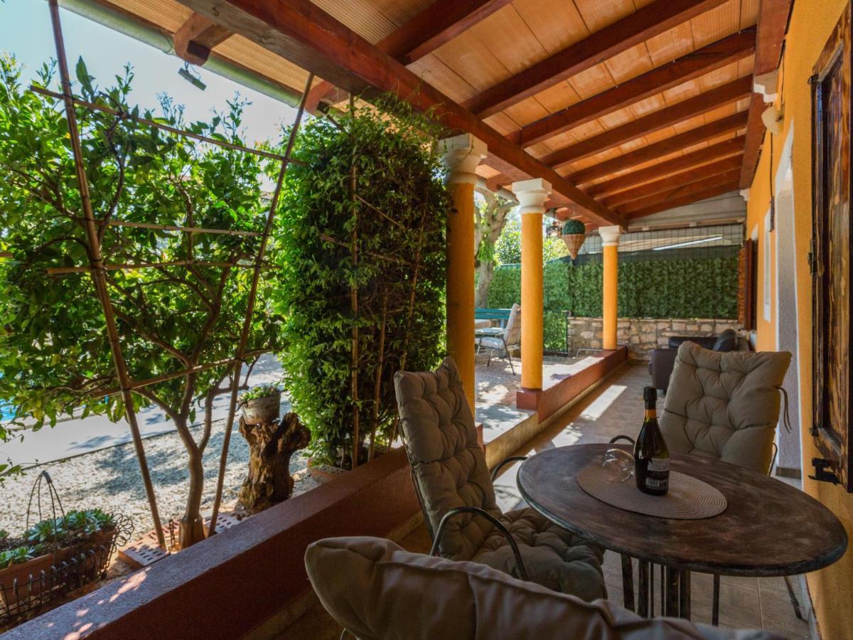 Holiday Home Villa Lucky By Interhome Brtonigla Exteriör bild
